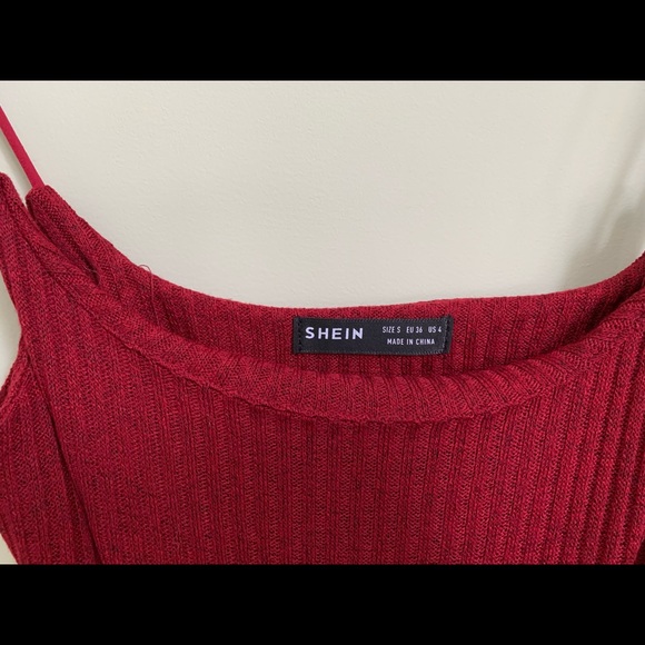 Red knit tank top - Picture 2 of 3